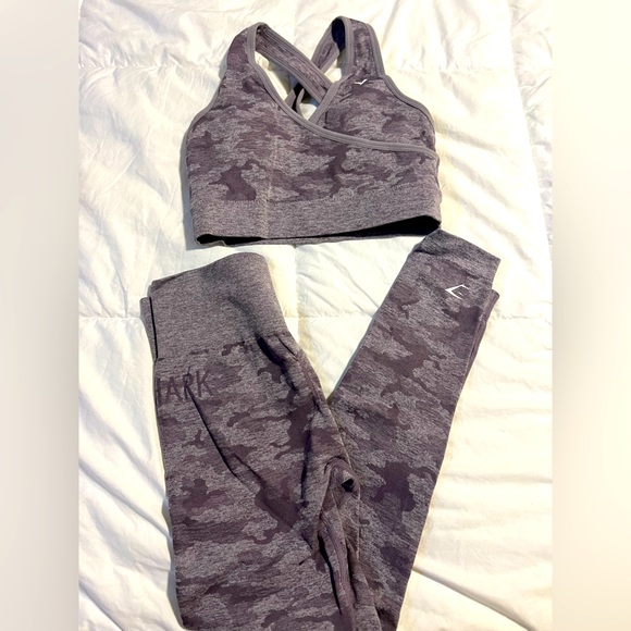 Gymshark Women’s Adapt Camo Set - Picture 3 of 8